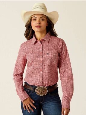 ARIAT- WOMEN'S KIRBY STRETCH SHIRT IN GARNET ROSE GEO